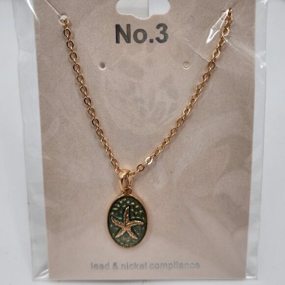 NO 3 Gold & Green Resin Seaside Starfish Medallion Necklace NWT - Picture 4 of 5